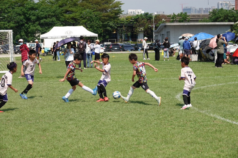 台中市長盃足球錦標賽開幕    高達169隊、超過2千名足球員齊聚比拼球技