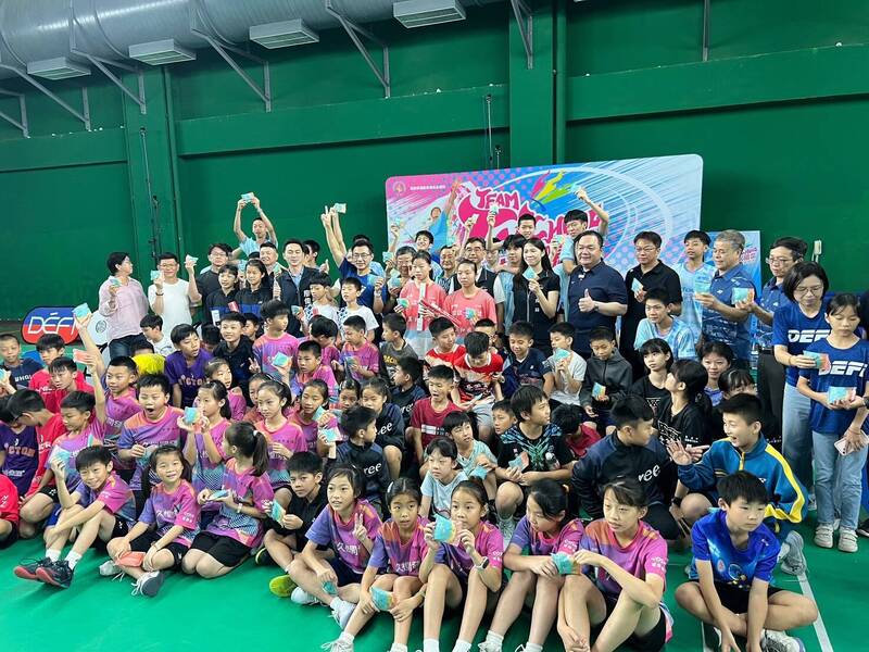 羽球》台中太陽盃開賽 2千人參賽破紀錄