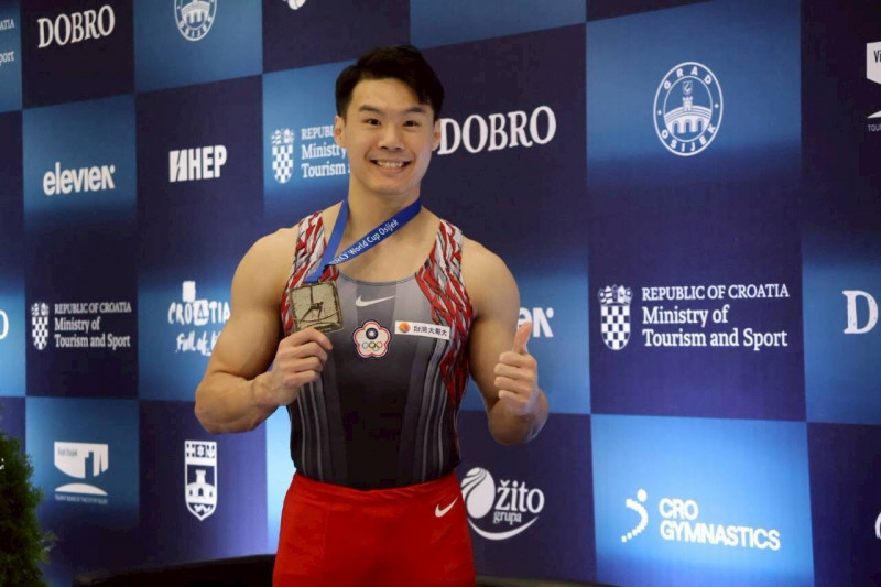 體操世界盃》「世界貓王」唐嘉鴻奪克羅埃西亞站單槓金牌 本季3站都拿金牌