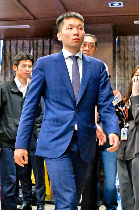 報告部長系列》李洋四面楚歌 催化「我與威廉的距離」
