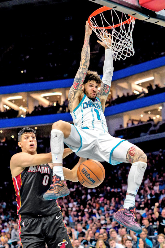 NBA附加賽》狗熊變英雄 小波爾滅火