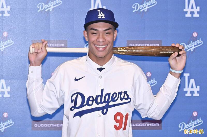 MiLB》歡迎回歸！道奇19歲台灣新星柯敬賢傷癒復出 球隊秀練習帥照