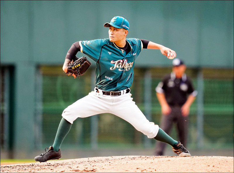 江承諺登防禦率王 本土鷹3本柱成型