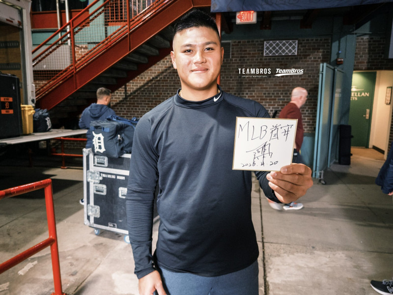 MLB》親筆寫下「MLB首安」 李灝宇飛回底特律為主場備戰