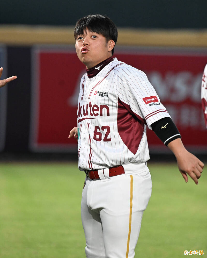 中職》嚴宏鈞上週升格當爸爸 本週就被升上一軍