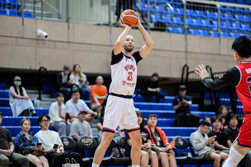 BCL》伯朗繳23分還飆進超前三分球 領航猿擊敗成吉思汗野馬奪4連勝