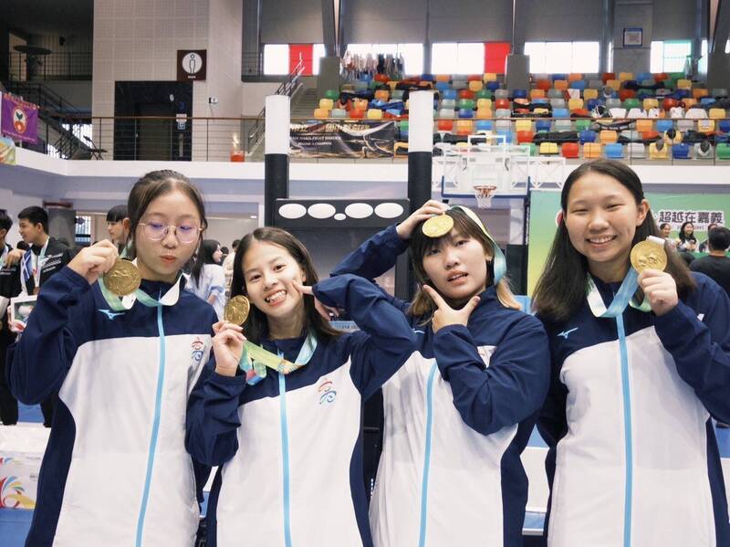 高雄左營高中全中運擊劍摘1金1銅 女子軍刀展現實力奪金