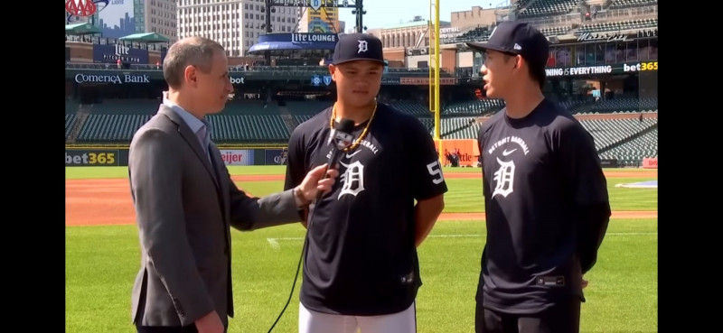 MLB》大聯盟記者訪問李灝宇 社群發文配國旗寫中文「水啦！」