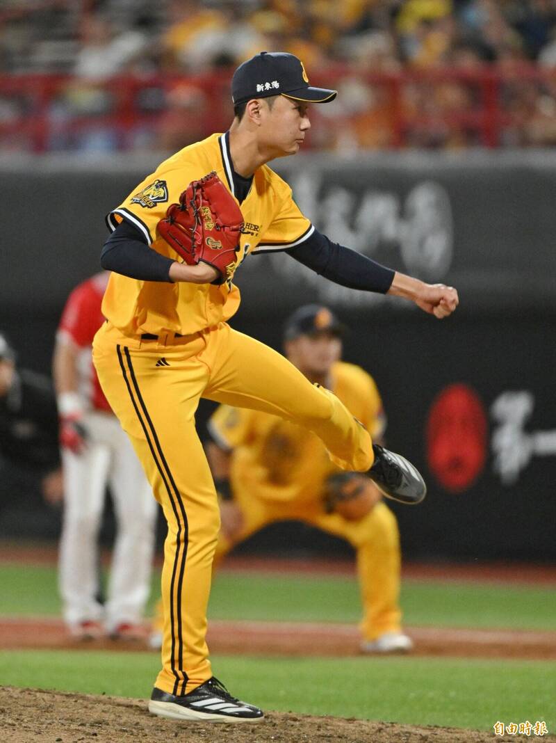 中職》投球既「怪」且「快」  兄弟「左怪投」錢可倫一次說清楚