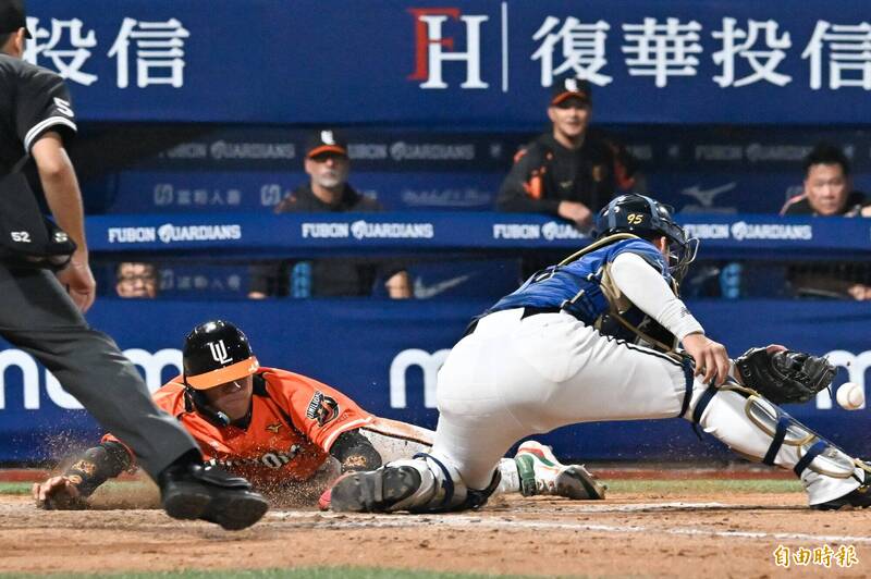 中職》頭部滑壘幫助統一獅贏球 陳聖平：當下只是自然反應