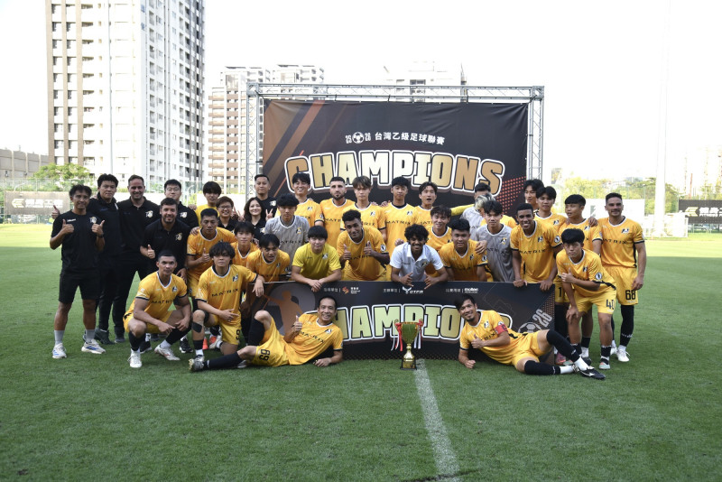 足球》高雄Attackers FC乙級封王 晉升企甲寫下隊史重要里程碑