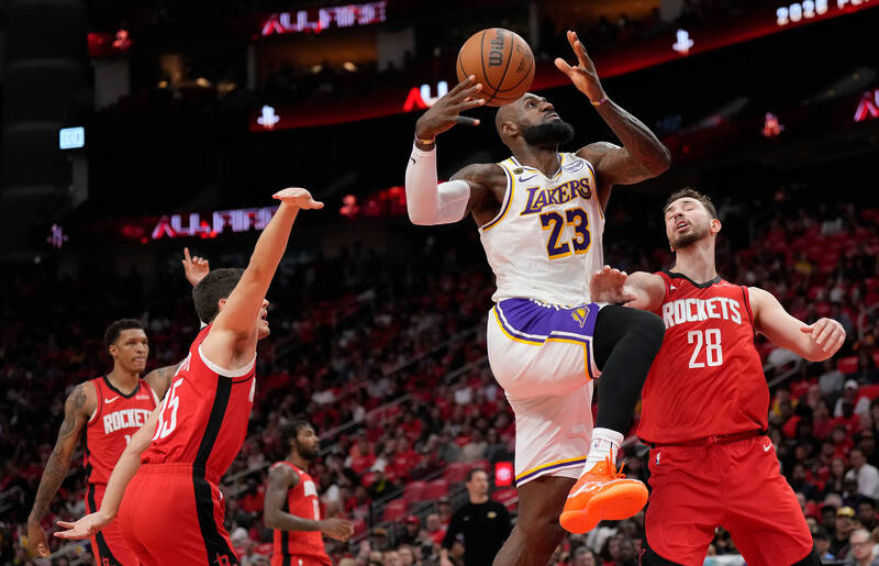 NBA季後賽》3人被趕出場！火箭贏下G4拒絕遭湖人橫掃 詹姆斯10分、8失誤