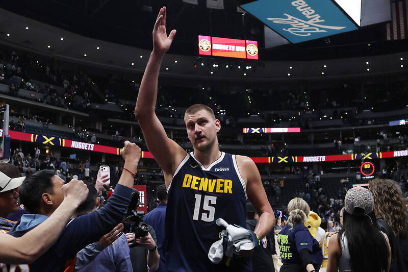 NBA季後賽》比肩魏少、緊追詹姆斯 約基奇再締史詩大三元拯救金塊