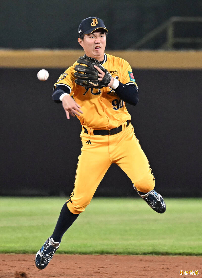 中職》江坤宇連4場板凳後重回先發 不保證固定下來