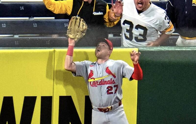 MLB》太扯了！紅雀外野手縱身一躍沒收再見轟 超美技氣走海盜