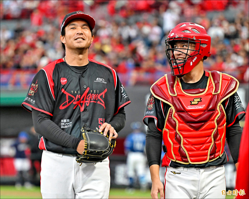 曾仁和龍袍初勝投 感謝伍鐸解惑