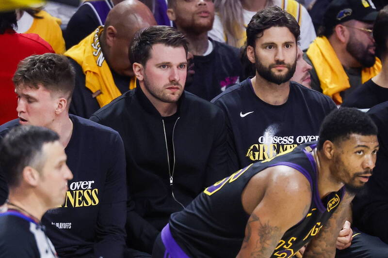 NBA季後賽》只能當啦啦隊看湖人被淘汰 東契奇坦言沮喪:我很難過...