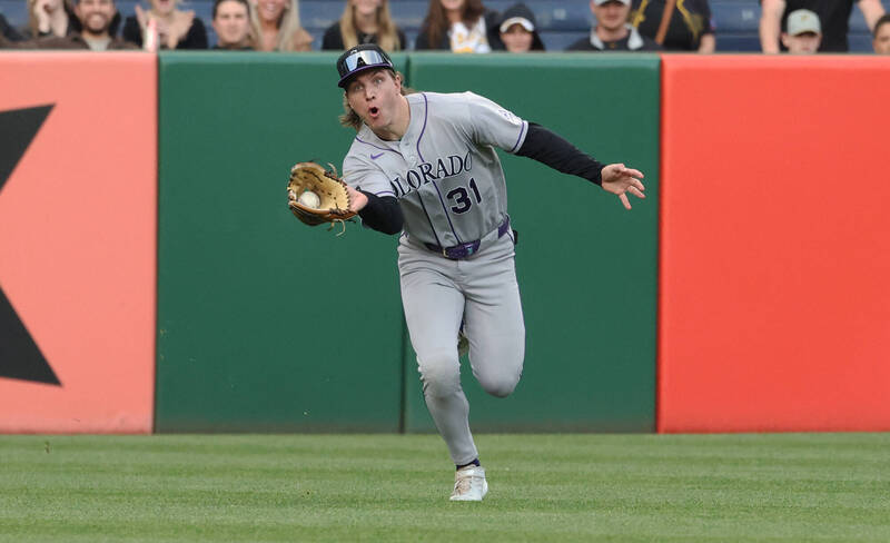 MLB》罕見的「外野無助殺雙殺」! 洛磯創13年來首見場景