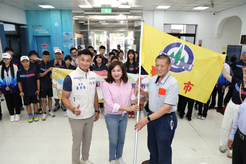 基隆身障運動代表隊授旗出征 邱佩琳勉勵手突破自我