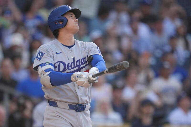 MLB》二刀流回來了!大谷翔平首局首打席首球暴力轟 300轟倒數計時