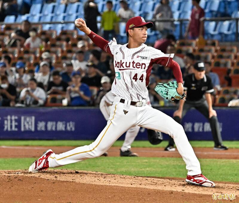 中職》好玄!樂天首度用PitchCom挨打 改用手打暗號竟飆好投