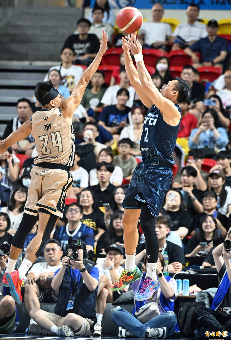 PLG季後賽》谷毛唯嘉連續罰球 獵鷹險勝勇士扳平系列賽