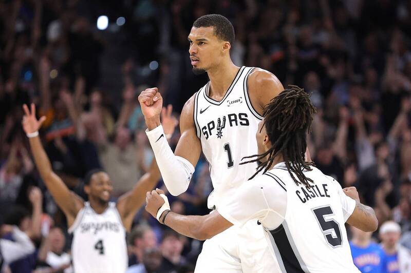 NBA季後賽》溫班亞瑪飆神仙球轟33分 馬刺21分差痛宰雷霆扳平戰局