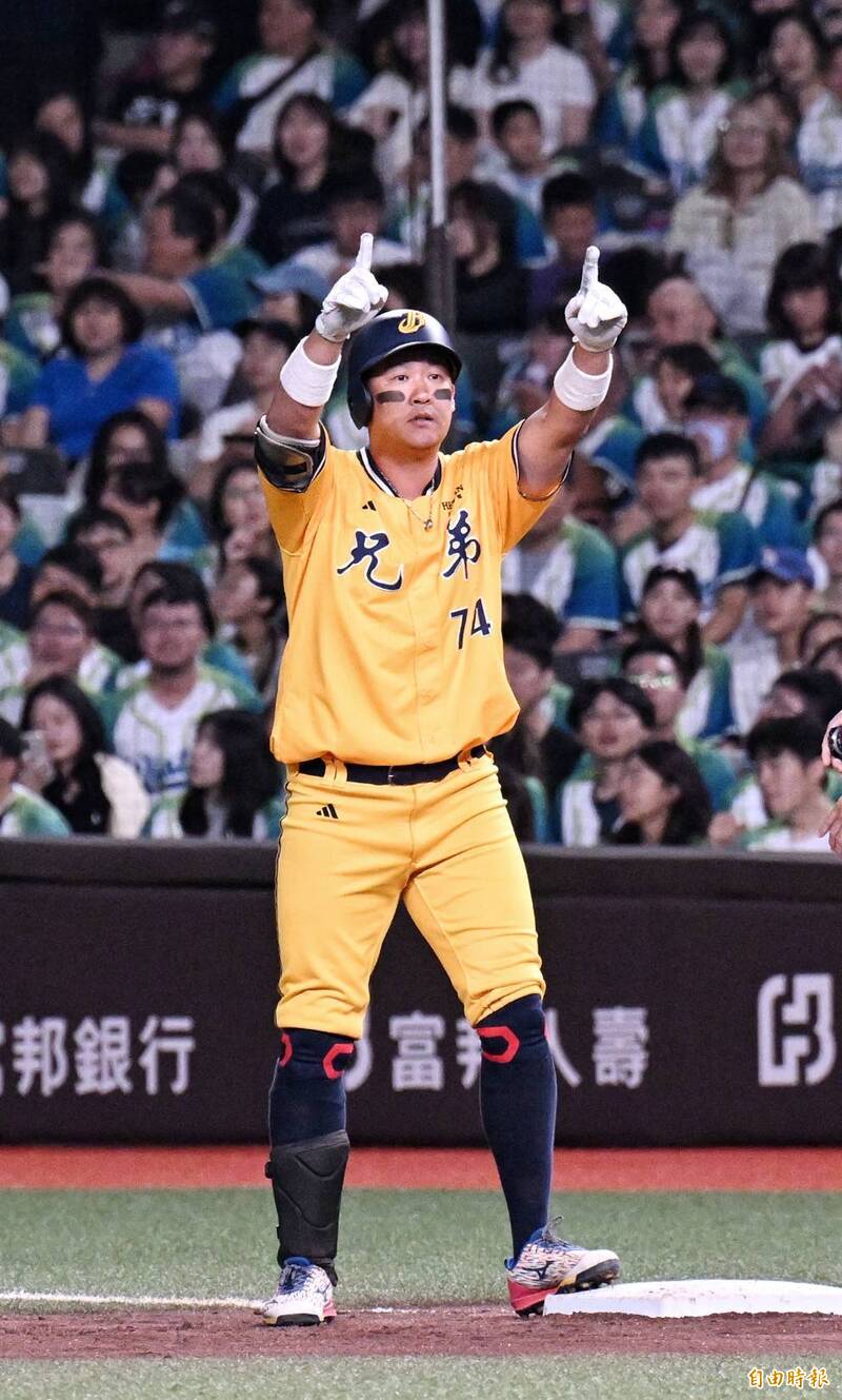 中職》罕見代打建功的兄弟四番 平野惠一透露身體有狀況