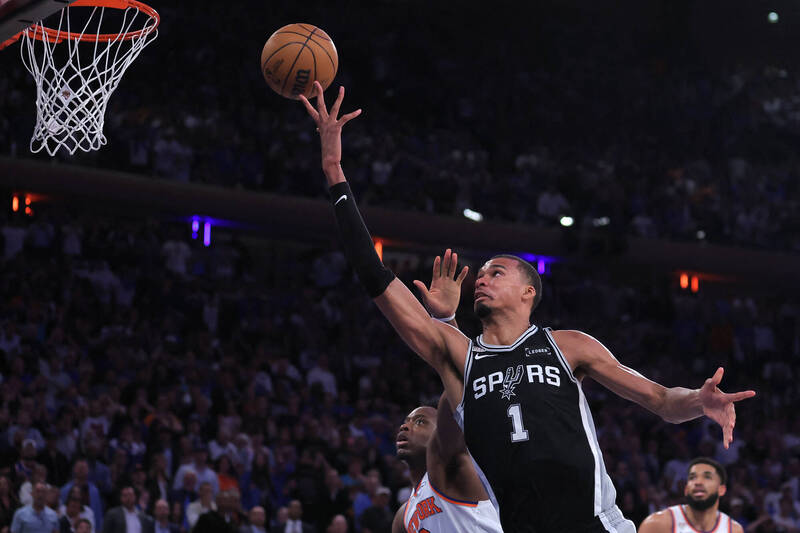 NBA冠軍賽》被尼克球迷砸雞蛋 溫班亞瑪:不會影響我