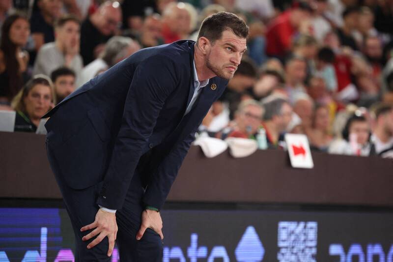 NBA》臨危受命把球隊扛進季後賽 公牛成功挖角拓荒者主帥