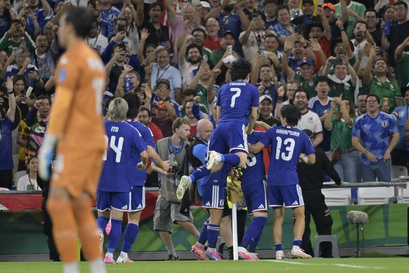 世足》鎌田大地4分鐘進球寫紀錄!日本半場2:0領先突尼西亞