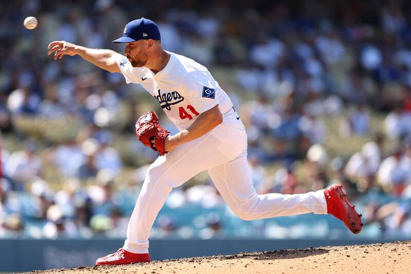 MLB》衛冕軍道奇陣容異動! 交易後只投6場的火球男回來了