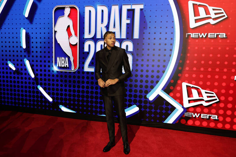 NBA選秀》臂展216公分!湖人撿到寶了 隨隊記者狂喜:原本是前20順位