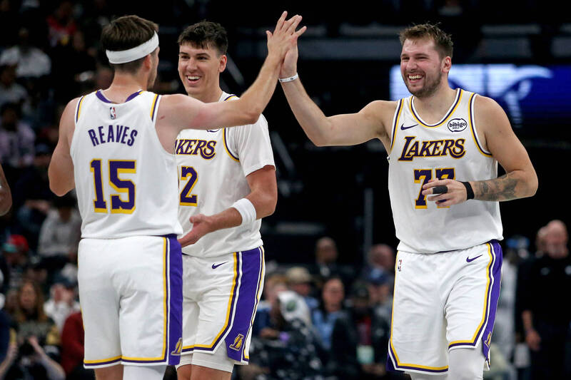 NBA》湖人大動作補強! 自由市場砸41.6億狂簽3人