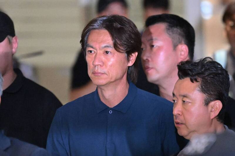 世足》返國2天飛美國!洪明甫否認內鬨:總有一天會說清楚