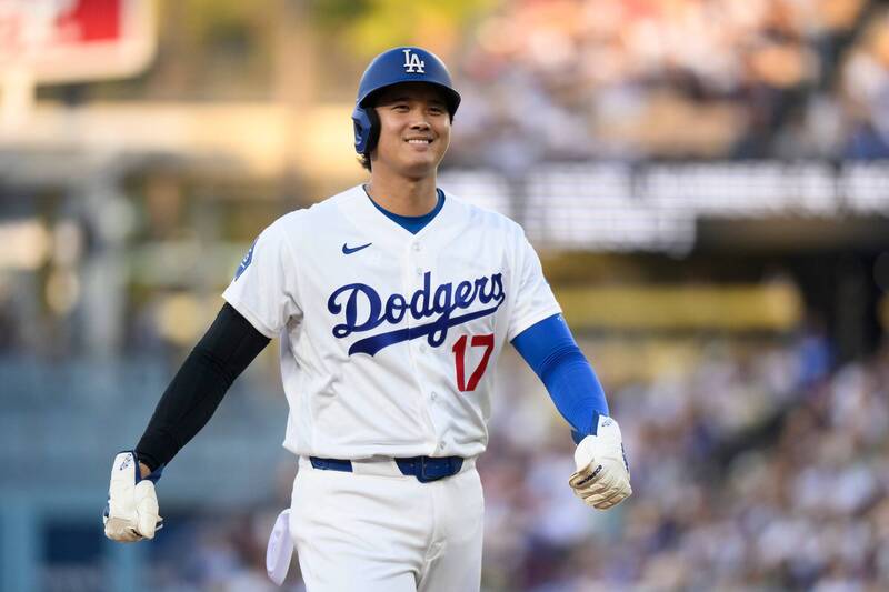 MLB》大谷翔平敲安、佐佐木朗希飆速160公里! 道奇狂敲17安打爆教士