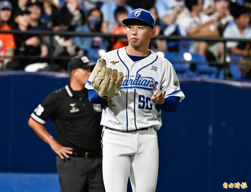 中職》ERA暴漲!5月0.93→6月6.65 阿部雄大遭下放二軍