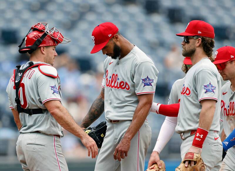 MLB》費城人王牌桑契斯狂失9分寫生涯最慘 防禦率大升至2.62