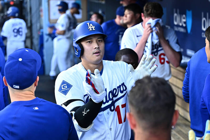 MLB》大谷翔平帶膝傷開轟!道奇名將指「有點跛腳」:很令人佩服