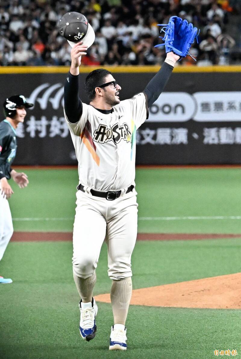 中職明星賽》備戰「連連看打擊戰」開轟 羅戈:正式比賽也不怕
