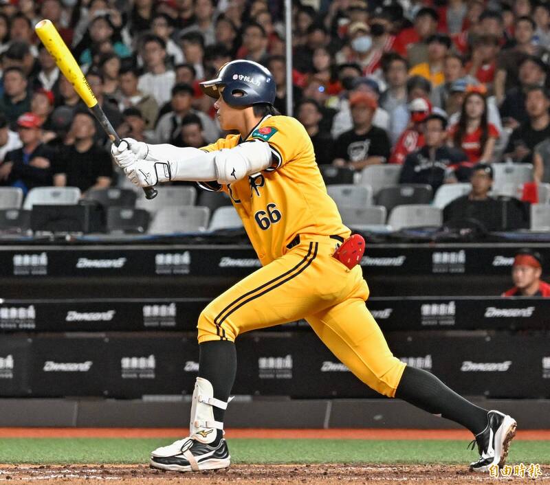 亞運棒球》成棒首次國手就與貴人再聚首 黃韋盛多一份開心