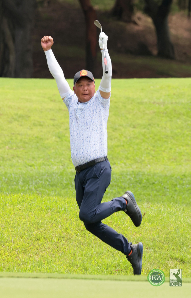 高球》老將呂偉智延長賽神切獵鷹 暌違10年再奪國際賽冠軍