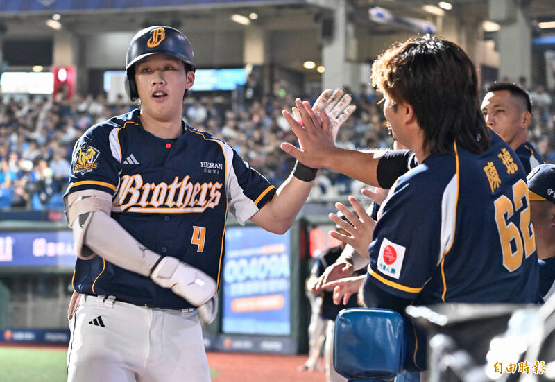 中職》超火燙！驚天砲轟勝投王 兄弟21歲新星張士綸平紀錄了