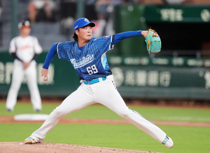 中職》富邦悍將重挫統一獅 鈴木駿輔勇奪第9勝