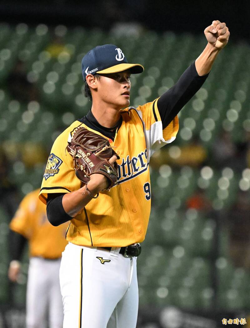 中職》2數據締造本季新高! 兄弟22歲新星左投先發3局狂飆5K