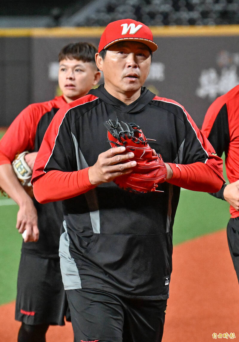 中職》陳子豪扛3棒、石翔宇本季初先發 葉總透露打線人力