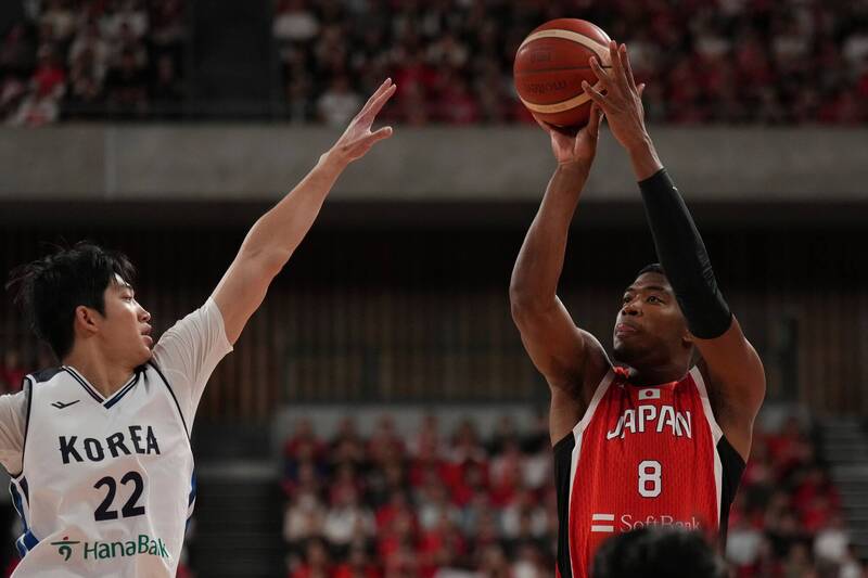 籃球》睽違2年披日本隊戰袍!八村壘砍22分 助隊練習賽輕取南韓