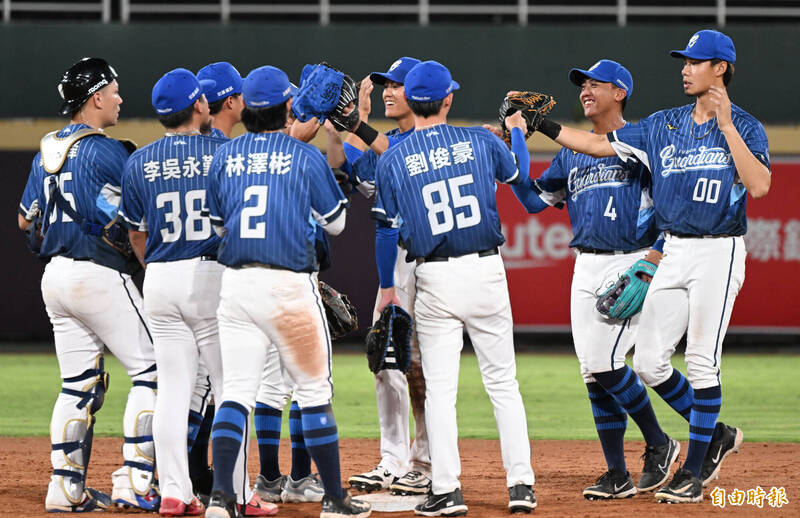 中職》富邦悍將5:0勝樂天桃猿 把下半季爐主讓給台鋼雄鷹