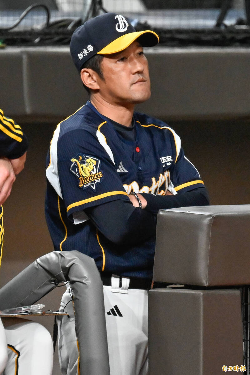 中職》不規則彈跳導致兄弟新星失誤掉分 平野惠一有話要說