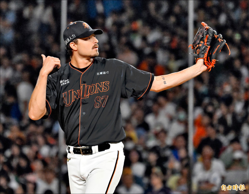 獅象總仔飆戲 喬登亂中奪勝